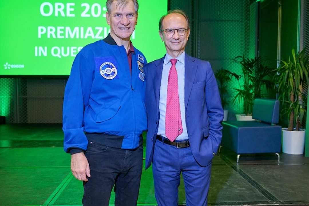 paolo nespoli e massimo quaglini in posa per una fotografia
