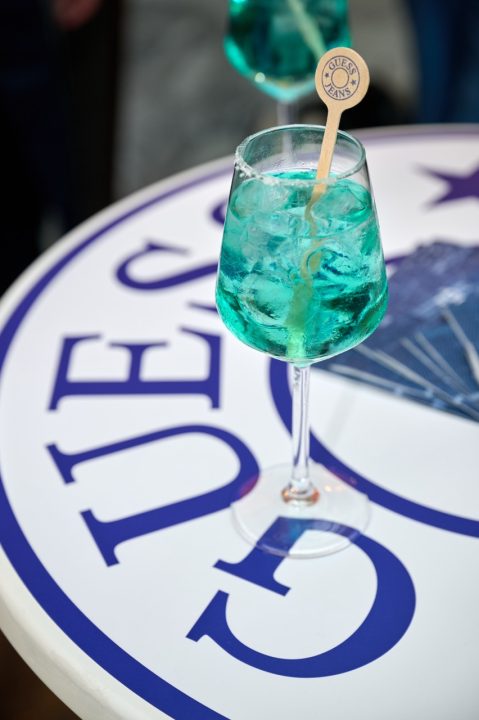 GUESS-Jeans-Drinks-Table-Federico-Sammartino